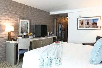 Room, 1 King Bed (ADA, Grab Bars)
