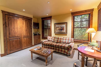 Luxury Three Bedroom Condo
