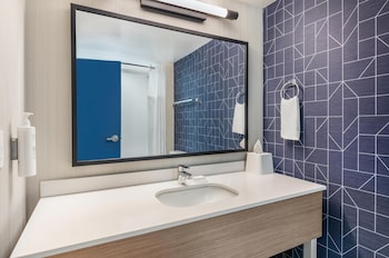 Room, 2 Queen Beds, Accessible (Hearing)