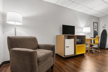 Room, 2 Queen Beds, Accessible, Non Smoking (Mobility Accessible)