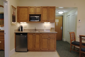 Suite, 1 Bedroom (Sunday)
