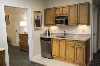 Suite, 1 Bedroom (Sunday)