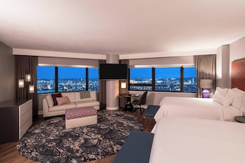 Studio Suite, 2 Queen Beds, River View