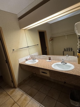 Family Suite, Multiple Beds, Non Smoking, Kitchen (Dining Table, Full Kitchen)