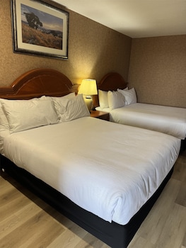 Standard Room, 2 Queen Beds, Non Smoking