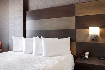 Standard Room, 1 Queen Bed, Accessible, Non Smoking