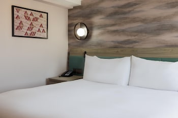 Superior Room, 1 King Bed