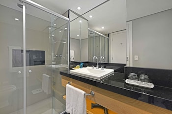 Luxo Twin