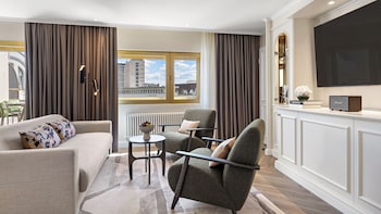 Suite (1 King, Balcony)