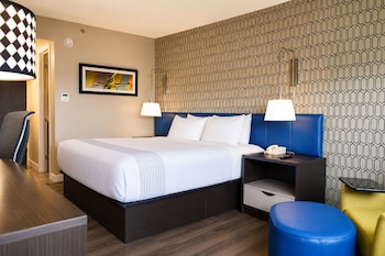 Room, 1 King Bed (High Floor)