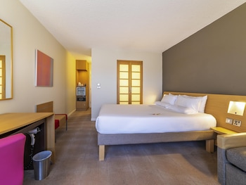 Superior Room, 1 Queen Bed with Sofa bed