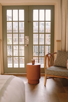 Room, 1 King Bed, Balcony (Courtyard)