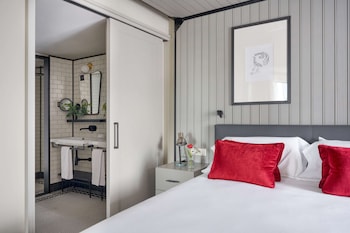 Family Room, 1 King Bed, Connecting Rooms, City View