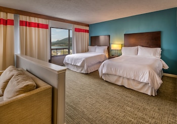 Junior Suite, Multiple Beds, Mountain View