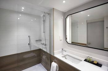 Deluxe Room, 1 King Bed with Sofa bed (with 1 Sofa Bed)