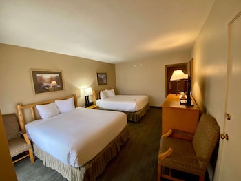 Standard Room, 2 Queen Beds, Non Smoking (Pet Friendly)