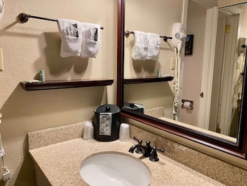 Standard Room, 2 Queen Beds, Non Smoking (Pet Friendly)