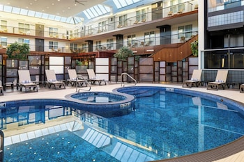 Deluxe Room, 2 Queen Beds, Poolside (Poolside)