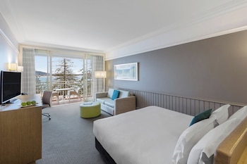 Premium Room, 1 King Bed, Balcony, Ocean View