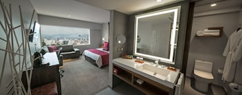 Classic Room, 1 King Bed (Polanco View)
