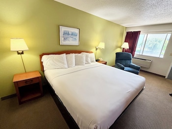 Standard Room, 1 King Bed