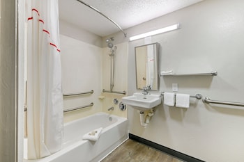 Standard Room, 1 King Bed, Accessible (Smoke Free)