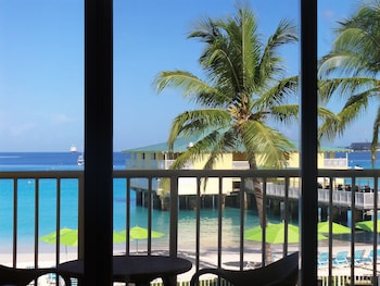 Room, 1 King Bed, Balcony, Beach View
