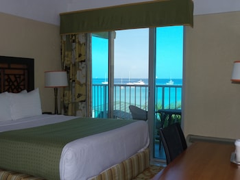 Room, 1 King Bed, Balcony, Beach View