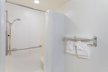Room, 2 Queen Beds, Accessible, Non Smoking
