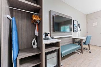 Room, 2 Queen Beds, Non Smoking