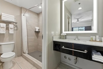 Suite, 2 Queen Beds, Non Smoking (Soaker Tub)
