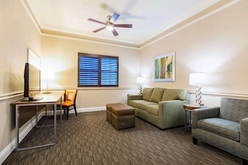 Suite, 2 Queen Beds, Non Smoking (Soaker Tub)