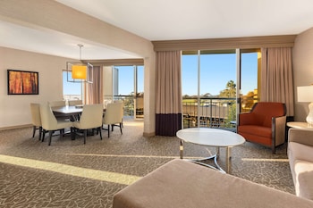 Suite, 1 King Bed, Terrace