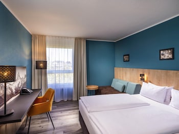 Privilege, Room, 1 Queen Bed