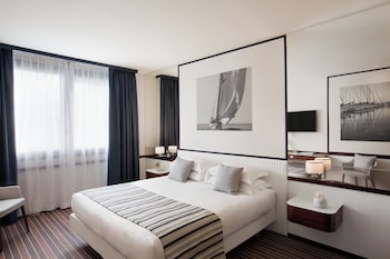 Deluxe Room, City View