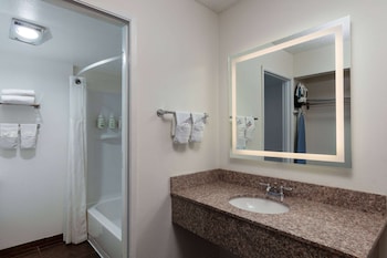 Room, 1 Queen Bed, Non Smoking (Courtyard View)