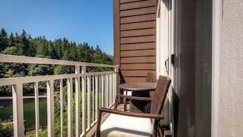 Room, 1 King Bed, Balcony (Riverside)
