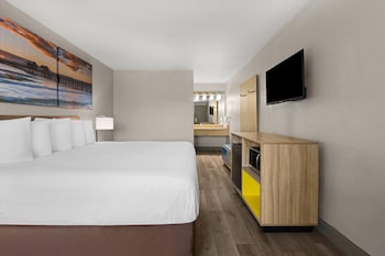 Room, 1 King Bed, Non Smoking