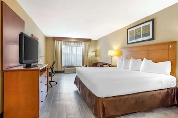 Standard Room, 1 Queen Bed, Accessible, Bathtub