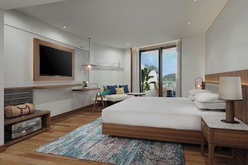 Premium Room, 1 King Bed
