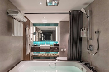 Premium Room, 1 King Bed
