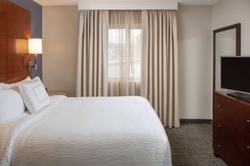 Deluxe Room, 1 King Bed with Sofa bed (Studio)