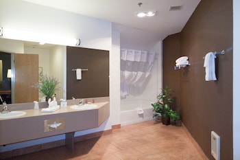 Suite, 1 King Bed, Non Smoking, Mountain View (Separate Living Room)