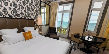 Deluxe Room, 1 Queen Bed, Balcony, Sea View