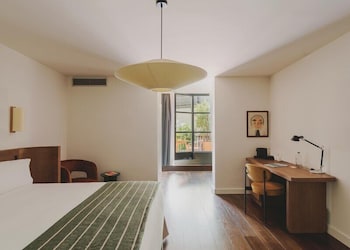 Gallery Room (terrace 3 pax)