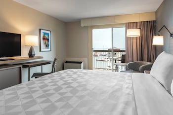 Standard Room, 1 King Bed with Sofa bed, Balcony, River View