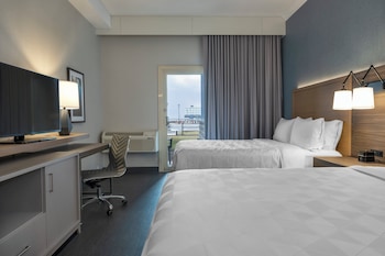 Standard Room, 2 Queen Beds, Patio, Ground Floor (Pet Friendly)