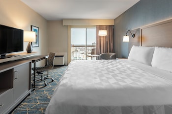 Standard Room, 1 King Bed, Balcony, Harbor View