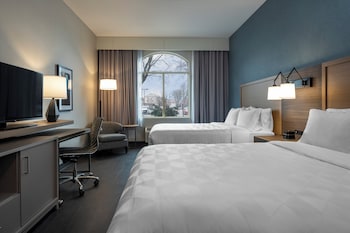 Standard Room, 2 Queen Beds, Ground Floor (Pet Friendly)