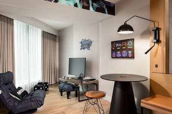Studio, Multiple Beds, Club Lounge Access (Gamer)